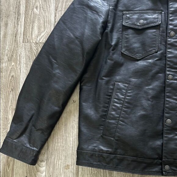 Levi's Black Faux Leather Sherpa Lining Trucker Jacket L - Picture 3 of 11